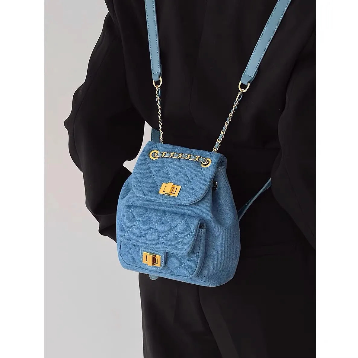 Mini Mochila Retrô Alças Com Correntaria Design Pequeno Casual