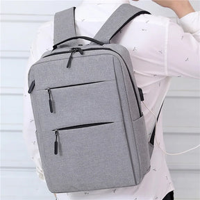 Mochila Impermeável Multifuncional com Compartimentos e USB integrado
