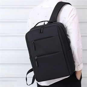 Mochila Impermeável Multifuncional com Compartimentos e USB integrado