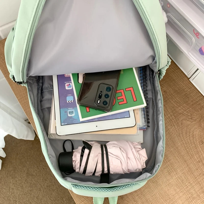 Mochila Feminina Impermeável com Otima Capacidade e Moderna