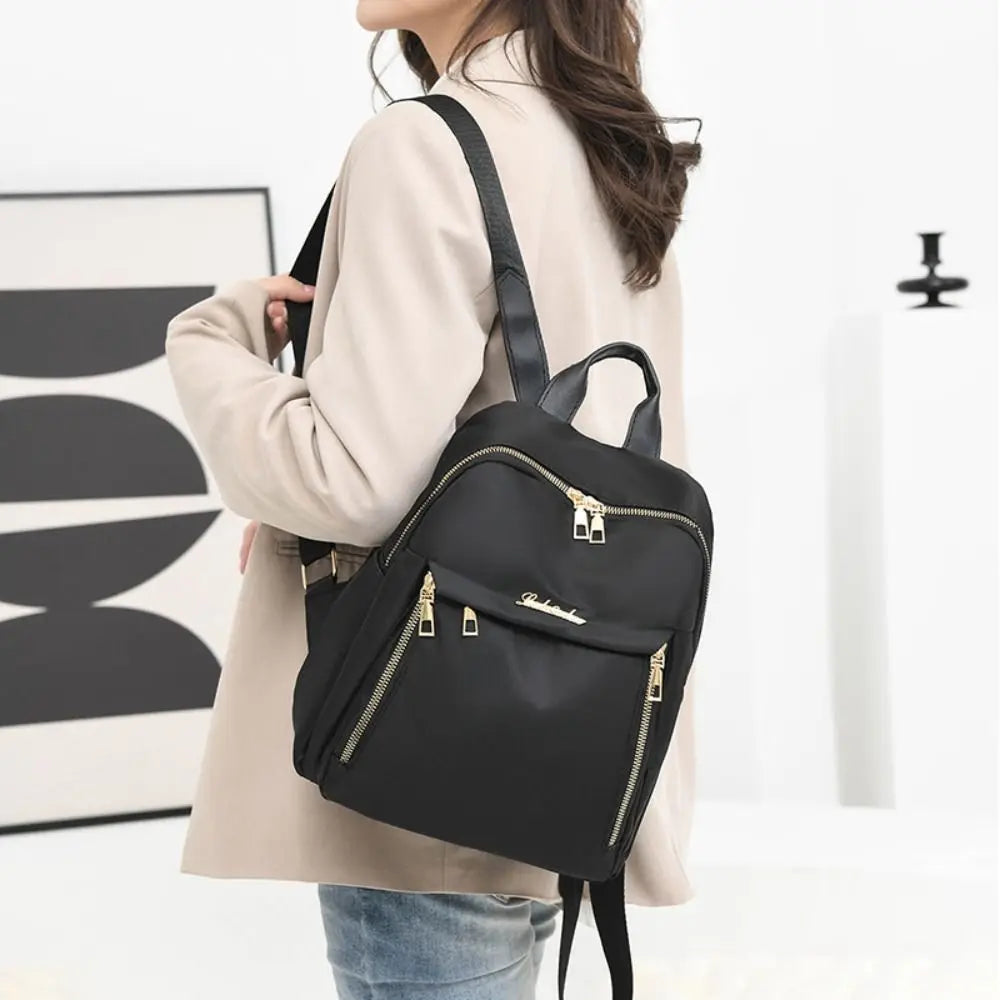 Mochila Feminina Monocromática Alta Capacidade Beleza e Conforto