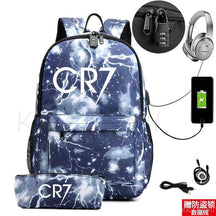 Kit Escolar CR7: Mochila com Entrada de Fone de Ouvido e USB + Estojo