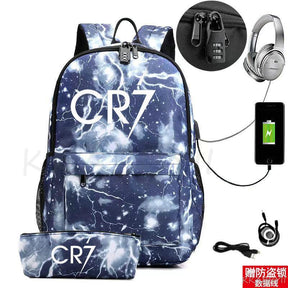 Kit Escolar CR7: Mochila com Entrada de Fone de Ouvido e USB + Estojo