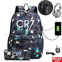 Kit Escolar CR7: Mochila com Entrada de Fone de Ouvido e USB + Estojo