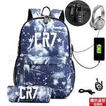 Kit Escolar CR7: Mochila com Entrada de Fone de Ouvido e USB + Estojo