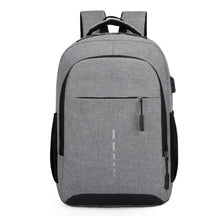 Mochila Clássica Impermeável com entrada de Fone de Ouvido e USB para Carregamento