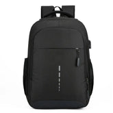 Mochila Clássica Impermeável com entrada de Fone de Ouvido e USB para Carregamento