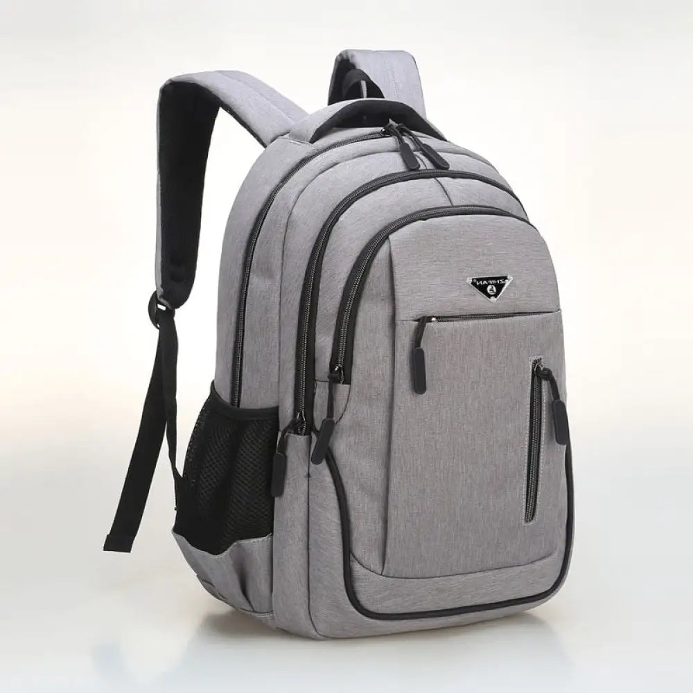 Mochila Masculina Moderna com Porta USB e Fone