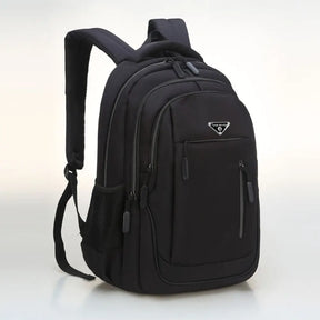 Mochila Masculina Moderna com Porta USB e Fone